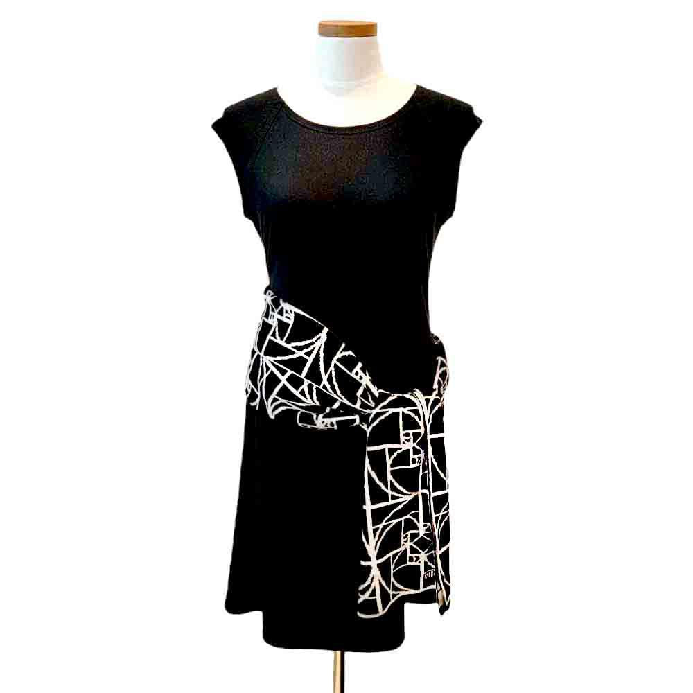 Wrap - Golden Ratio in Black and Cream by Liamolly