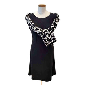 Wrap - Golden Ratio in Black and Cream by Liamolly