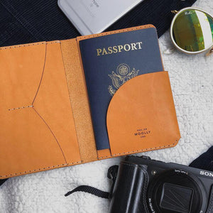 Travel – Passport Holder in Smooth Leather (Olive) by Woolly Made